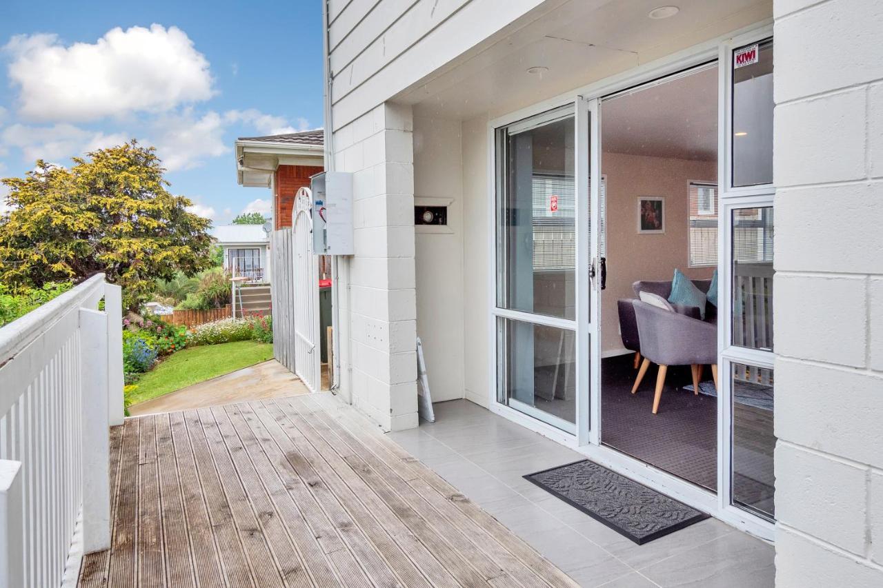 オークランド Sunny Side Getaway With Parking And Airconヴィラ エクステリア 写真